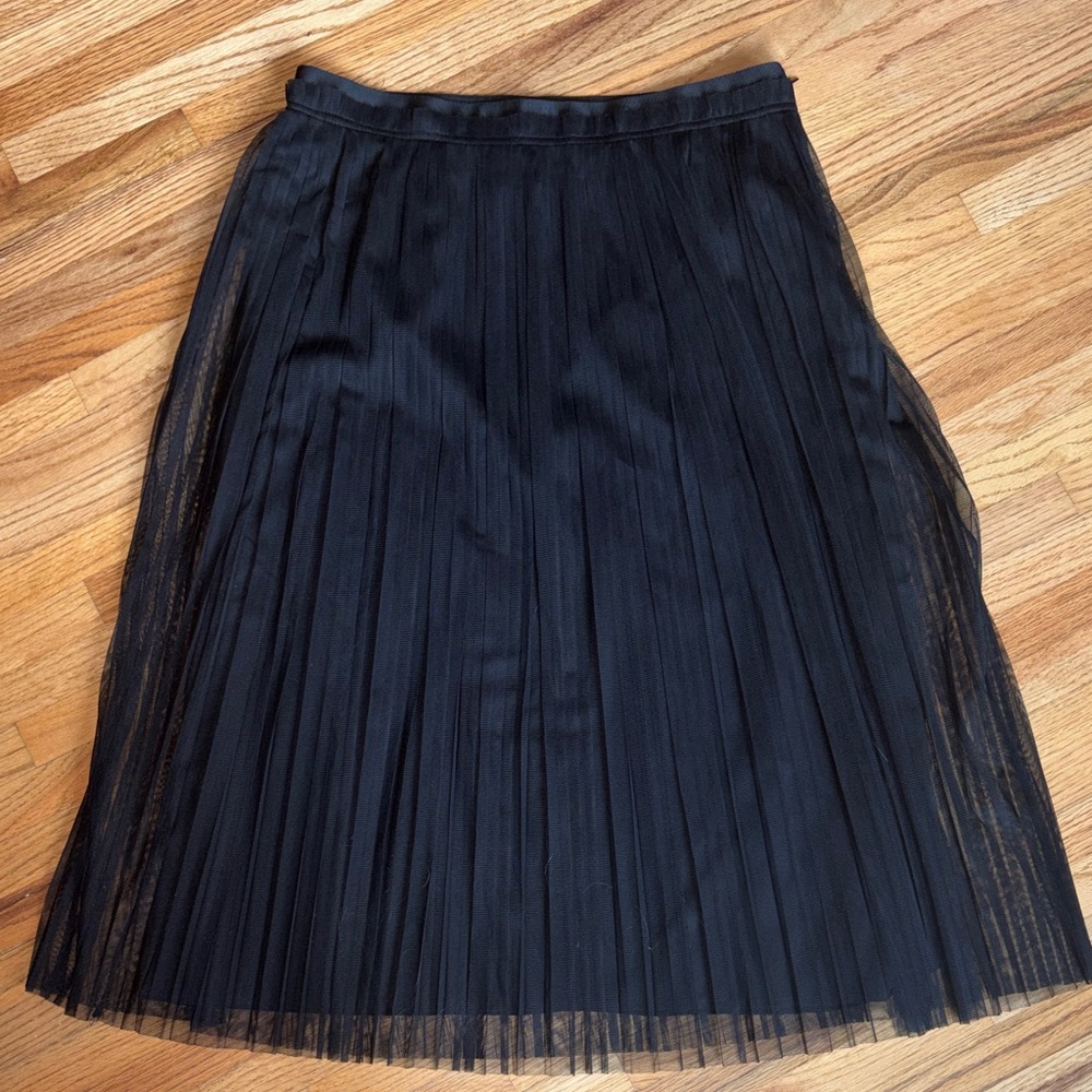 Banana Republic size 6 Black A-Line Skirt